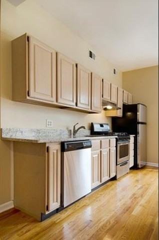 617 W Drummond - Photo 7 of 47