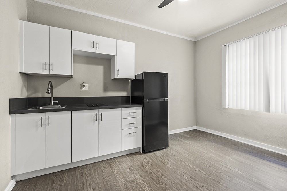 THE DERBY APARTMENTS - Photo 2 of 21