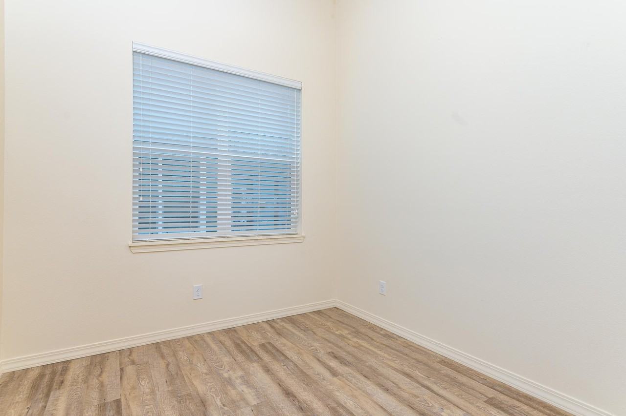 Midtown Apartments - Photo 7 of 18