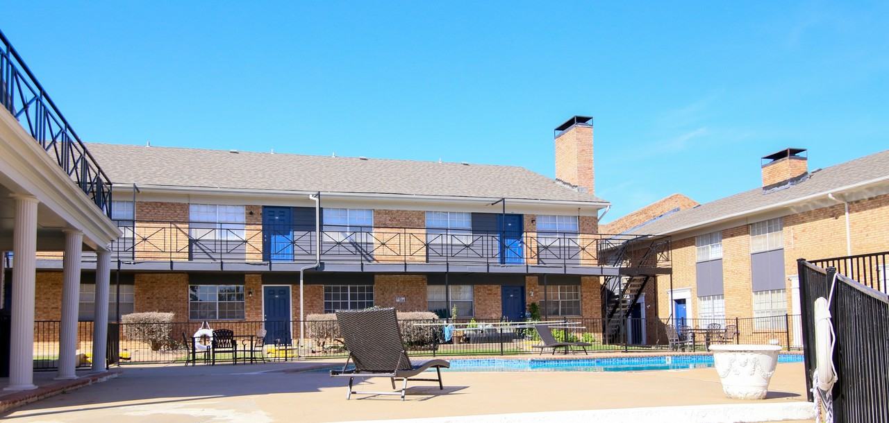 Heritage House - Photo 3 of 8