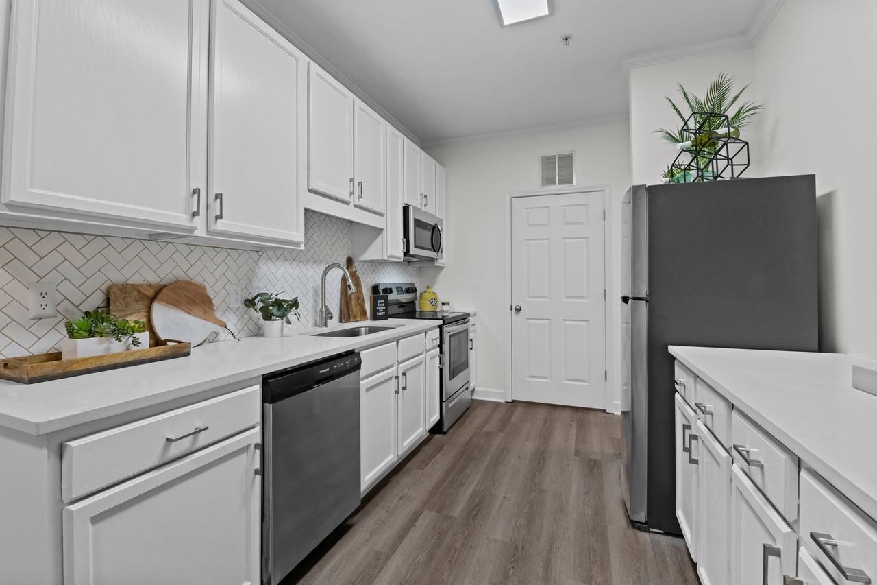 Blue Hill Apartments - Photo 3 of 18