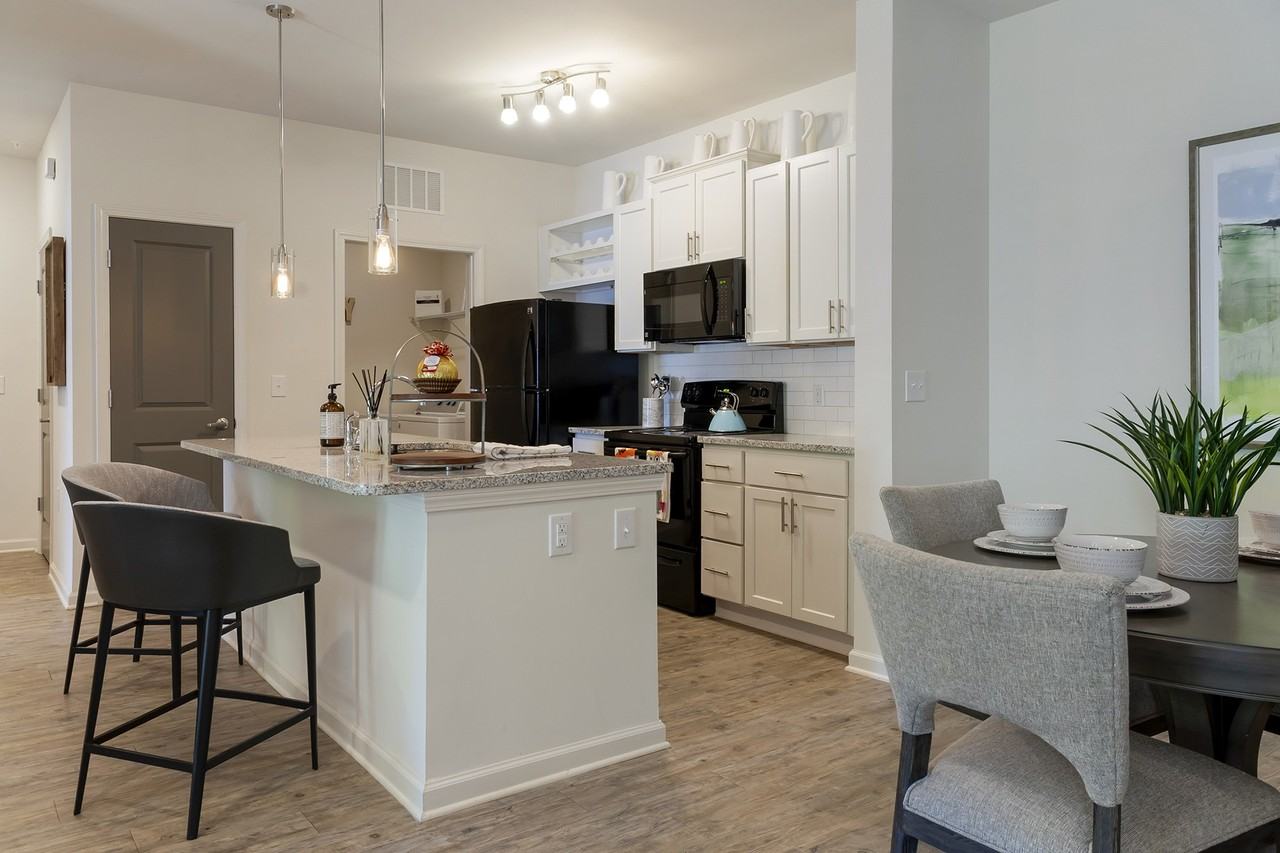 Skyland Exchange Apartments - Photo 5 of 33