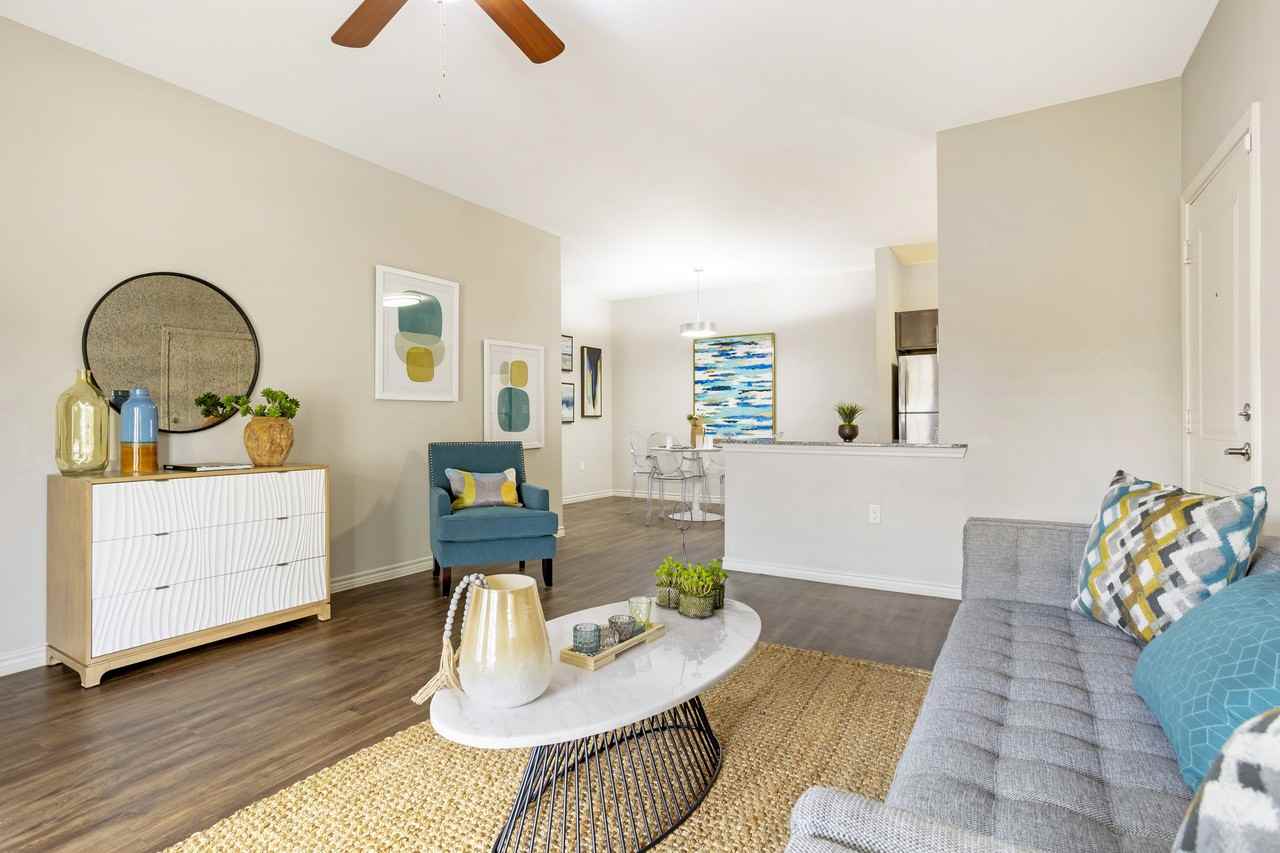 La Veranda at Polly Lane Apartments - Photo 2 of 31