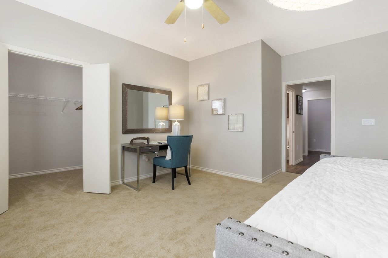 La Veranda at Polly Lane Apartments - Photo 5 of 31