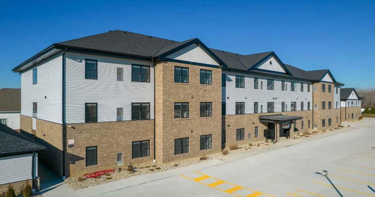 43 at New Albany - Photo 2 of 36