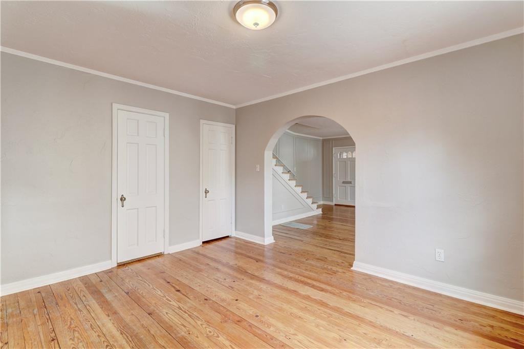 908 Nw 37th St #908 - Photo 2 of 9