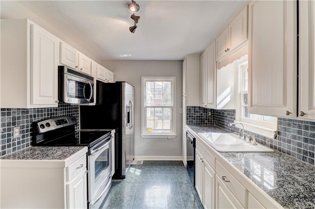 908 Nw 37th St #908 - Photo 5 of 9