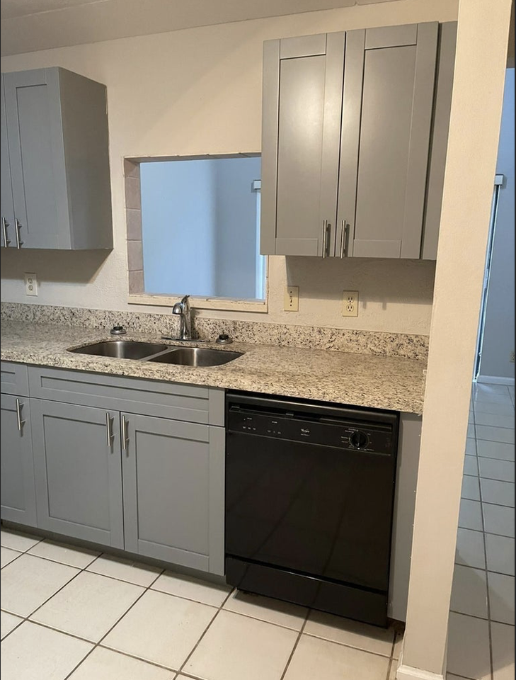 12627 Shady Pines Ct - Photo 2 of 8