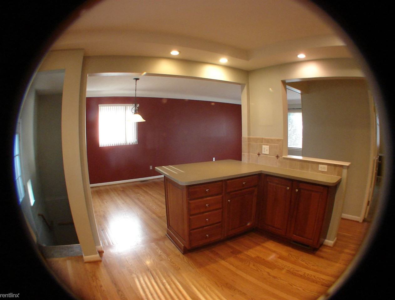 22016 Barton St - Photo 3 of 19