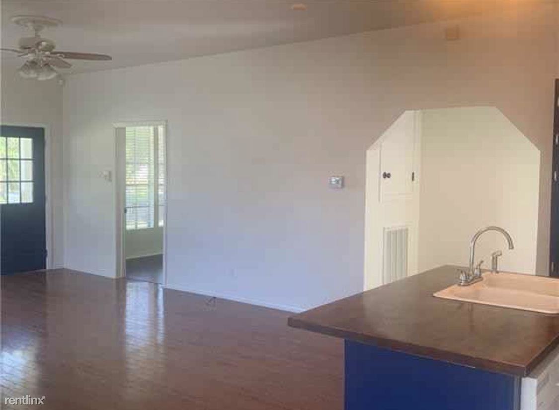 402 S Cherry St - Photo 3 of 20