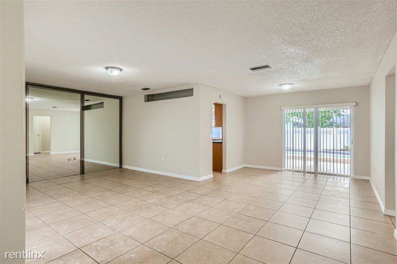 1060 N Douglas Rd - Photo 3 of 12