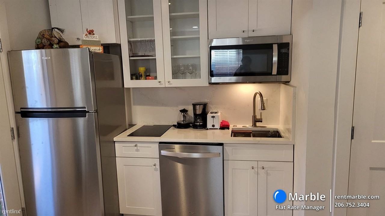 1215 Wynton Pl Ne - Photo 3 of 14