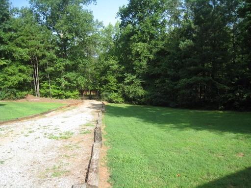 633 Mountain Shadows Rd - Photo 2 of 15