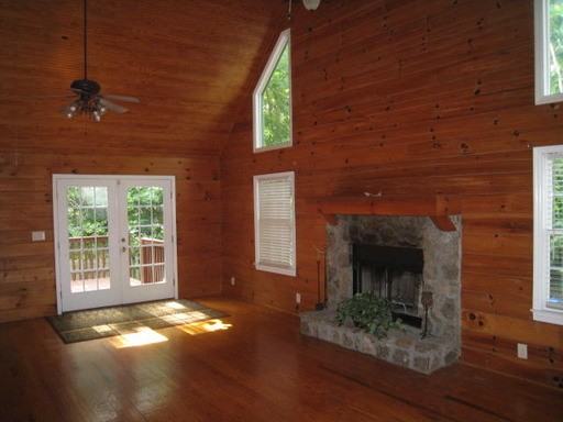 633 Mountain Shadows Rd - Photo 3 of 15