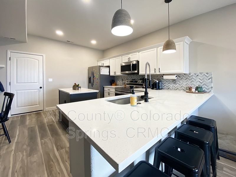 1762 Grand Overlook St - Photo 7 of 28