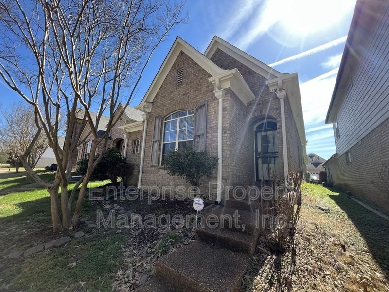 1332 Broadstone Ln - Photo 3 of 31