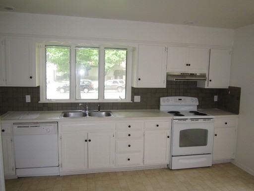 9807 Hadley St - Photo 3 of 8