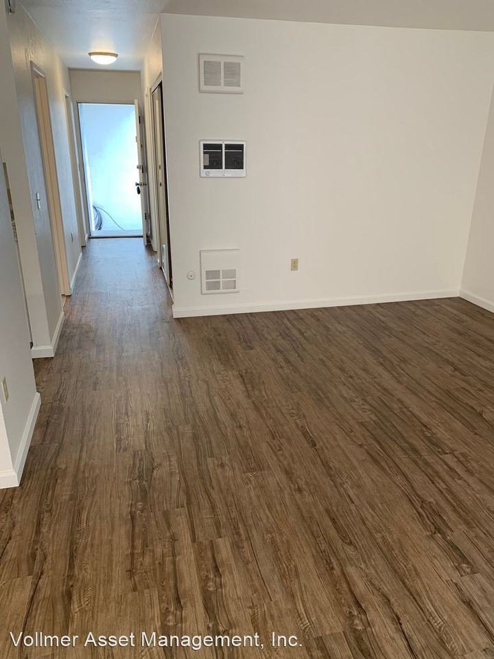 1851 Trinity Ave - Photo 3 of 21