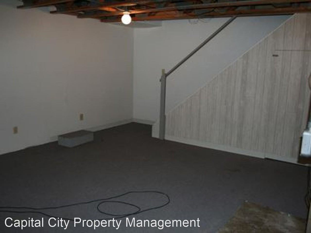 926 Breezewood Cir - Photo 2 of 11