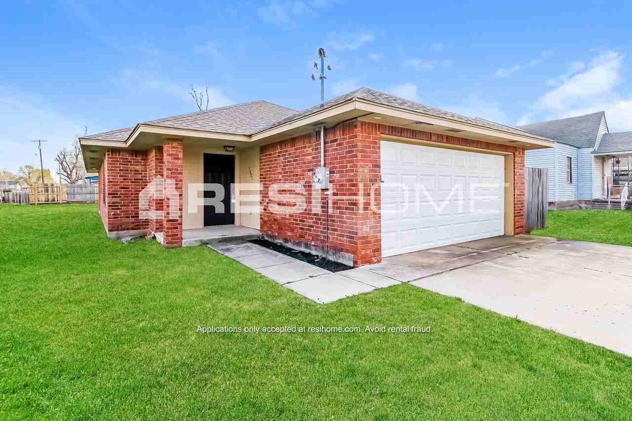 1001 S Fairmont Ave - Photo 3 of 18