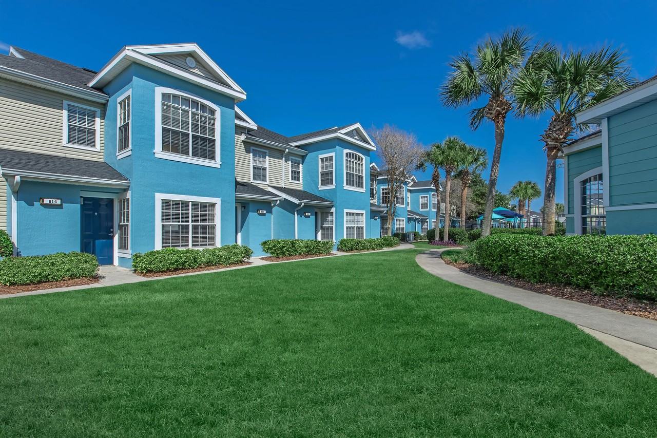 Club at Danforth - Photo 5 of 50