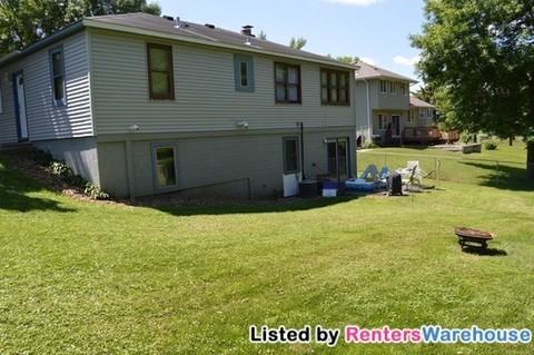 834 Elm St W - Photo 2 of 11