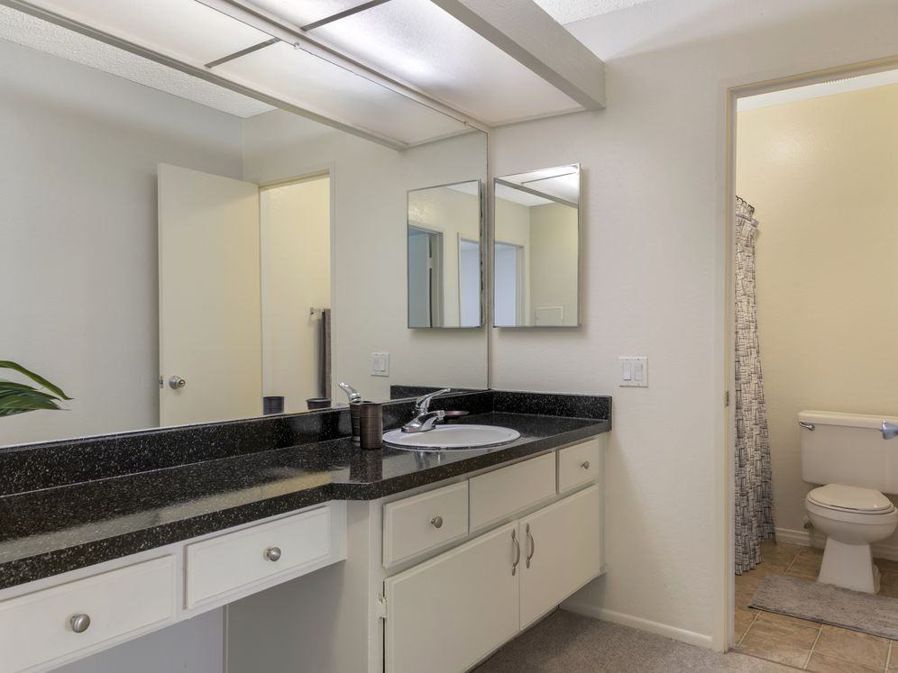 eaves San Dimas - Photo 4 of 19