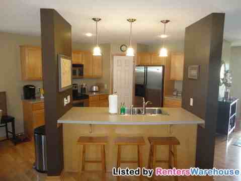 13457 Frankfort Pkwy NE - Photo 3 of 12