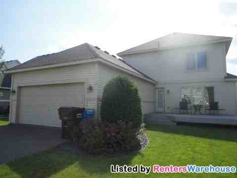 13457 Frankfort Pkwy NE - Photo 2 of 12