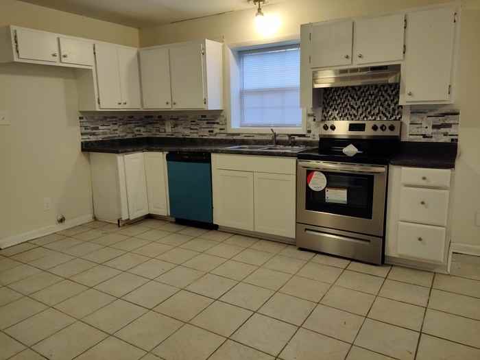 329 Oak St #329 - Photo 3 of 8