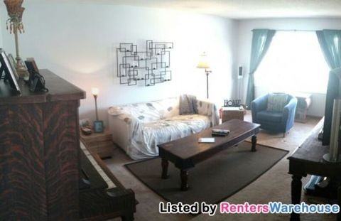 4933 Drummond Rd - Photo 3 of 15