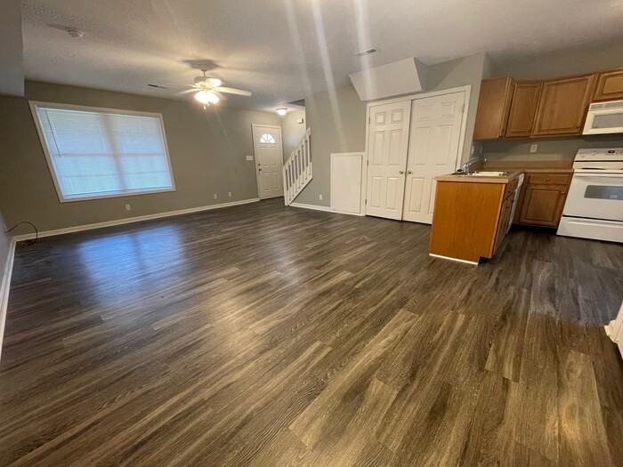 602 Somerset Ct - Photo 2 of 13