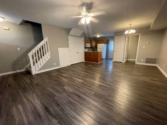 602 Somerset Ct - Photo 3 of 13