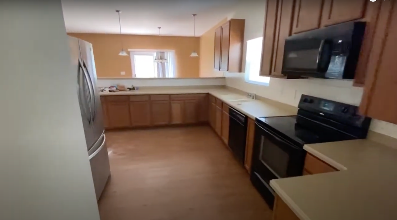 3301 Genlee Dr - Photo 2 of 12