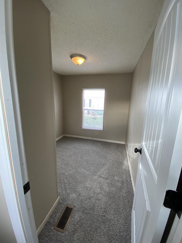 199 Zackary St #1 - Photo 4 of 17