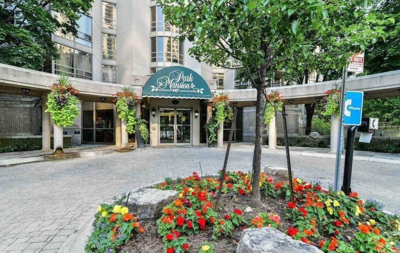 45 Kingsbridge Garden Circle