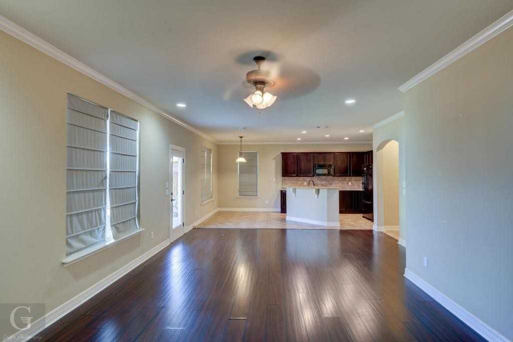 506 Linnhurst Dr - Photo 5 of 16