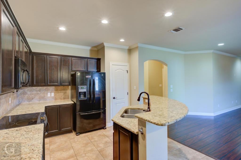 506 Linnhurst Dr - Photo 3 of 16