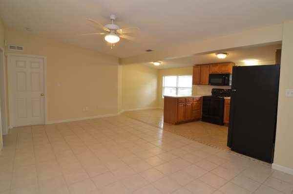 8856 67th St - Photo 3 of 21