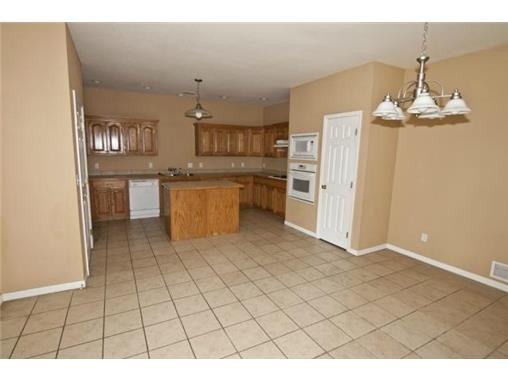 2030 Jackson Dr - Photo 2 of 11