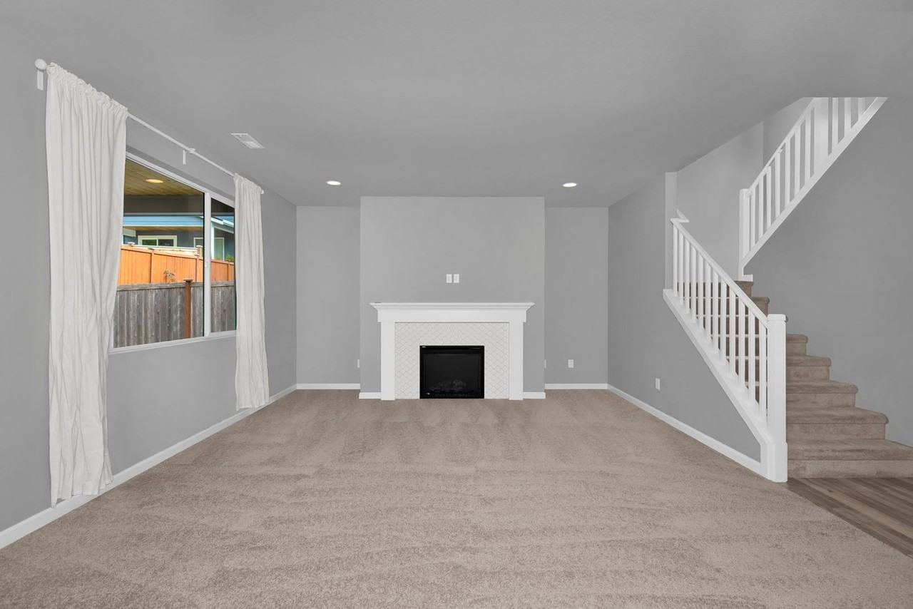 10185 33rd Pl Ne - Photo 2 of 15