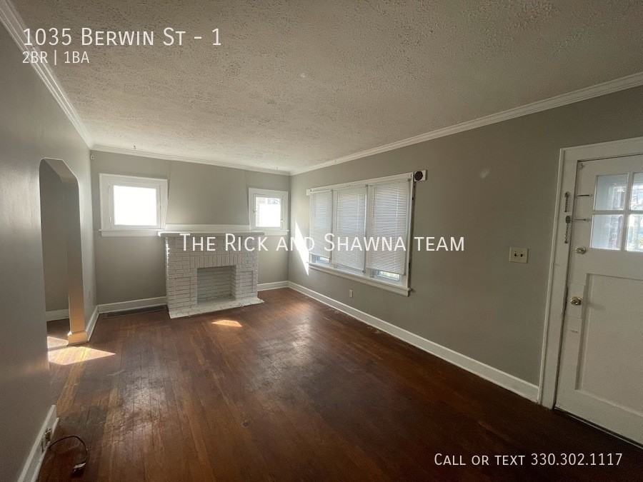 1035 Berwin St #1 - Photo 3 of 11