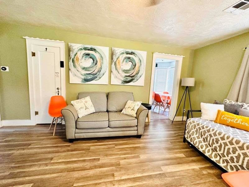 1606 Southwest a Avenue - Photo 5 of 15