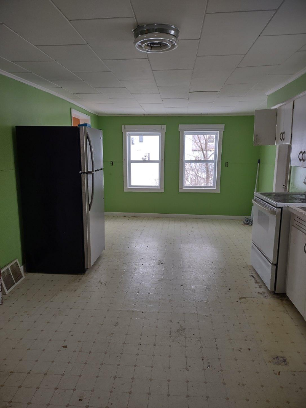 110 Pondview St - Photo 2 of 6