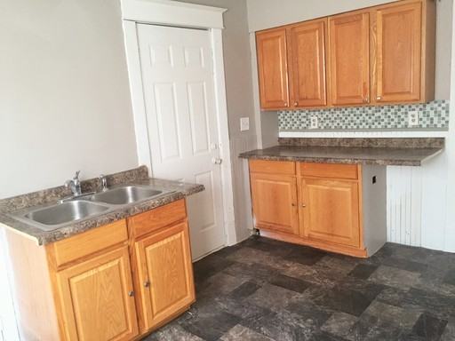 686 Sherburne Ave #2 - Photo 3 of 9