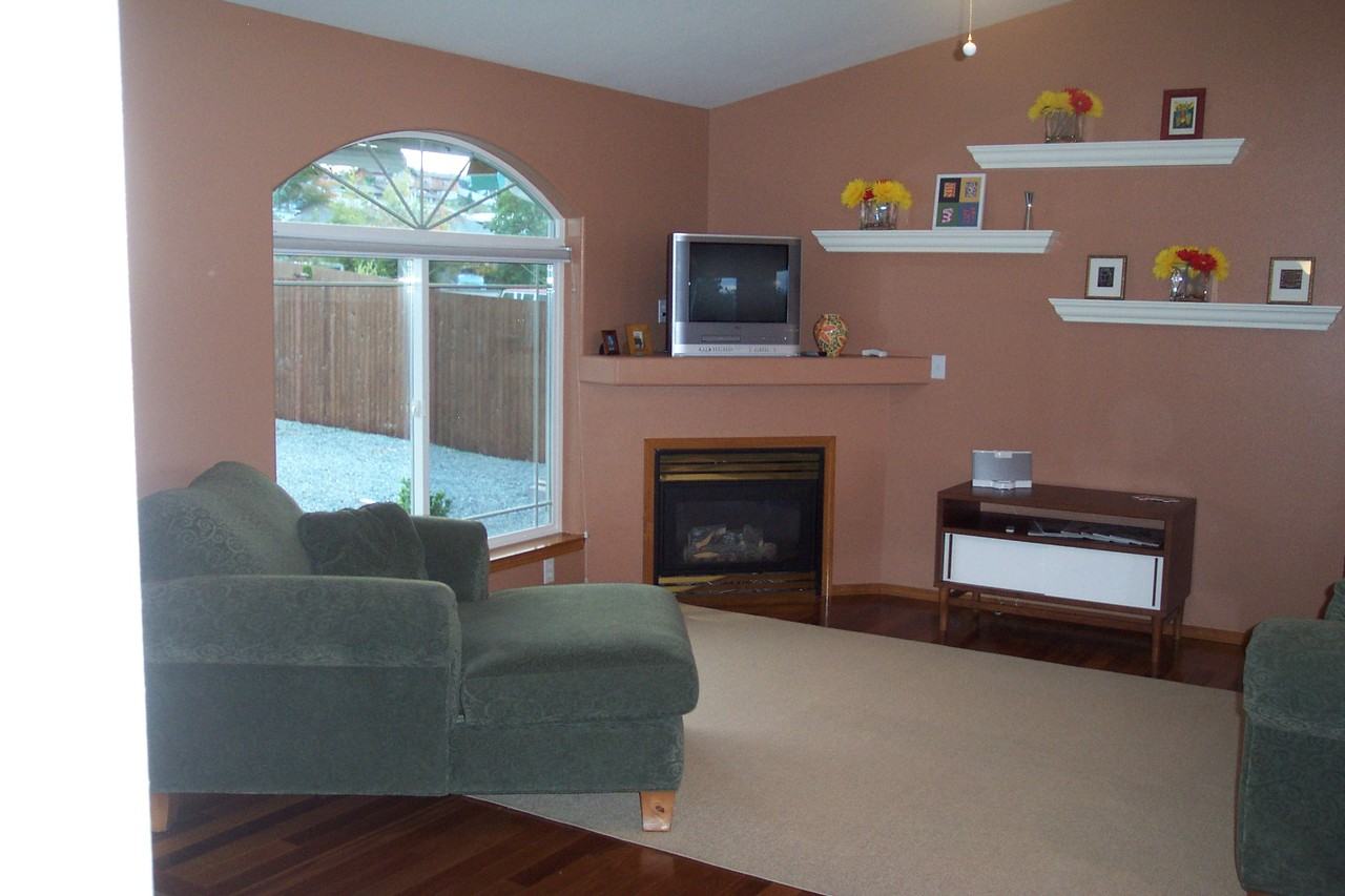 1519 Carol St - Photo 2 of 9