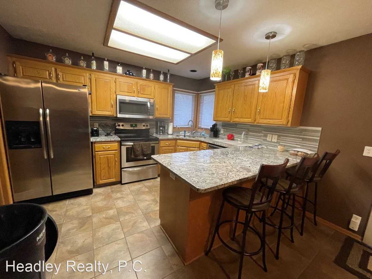 4014 Buccaneer Blvd - Photo 2 of 16