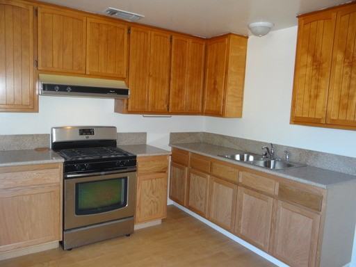 5444 49th St - Photo 2 of 5