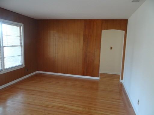 5444 49th St - Photo 3 of 5