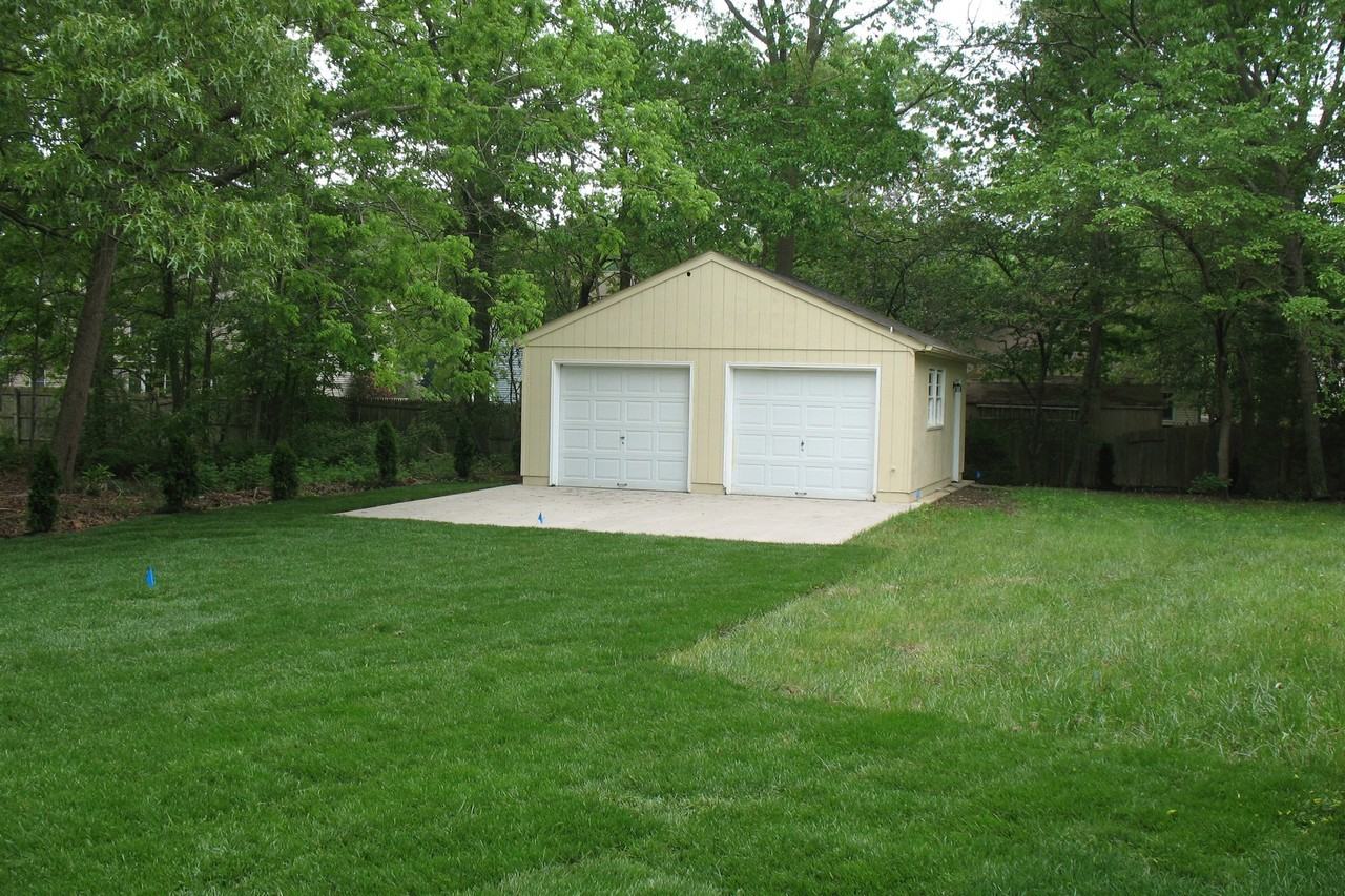 13 Erma Dr - Photo 3 of 27